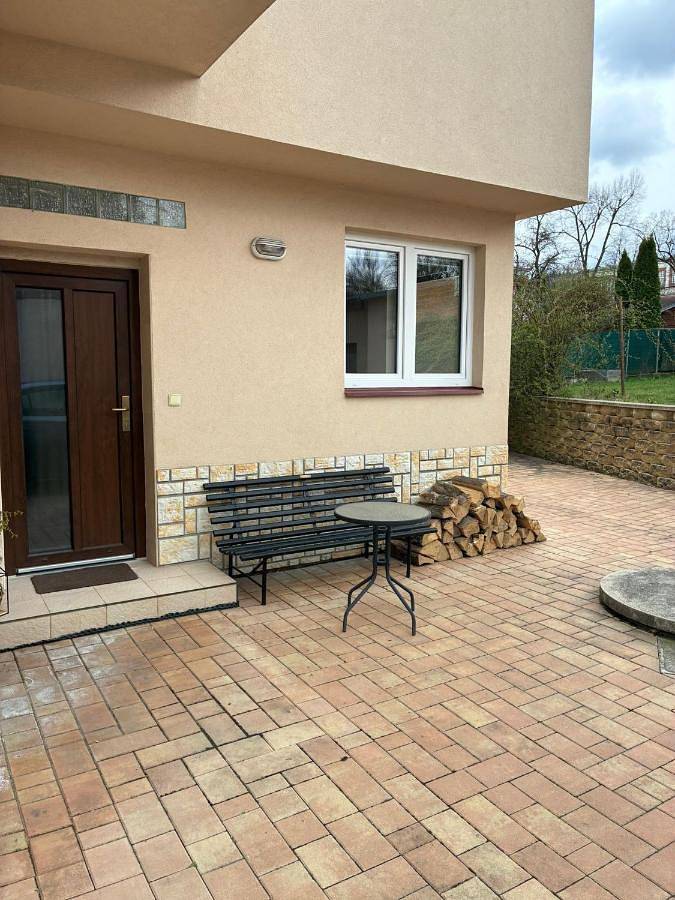Gîte pour 5 personnes, avec terrasse à Zlín