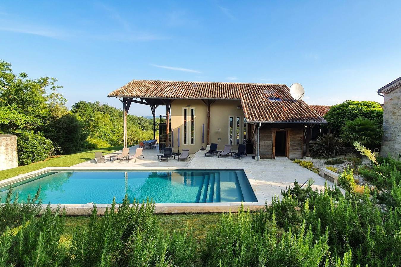 Villa pour 12 personnes avec piscine in Larressingle, Gers