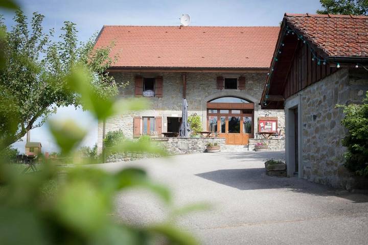 Hôtel pour 2 personnes, avec vue et jardin à Lucinges