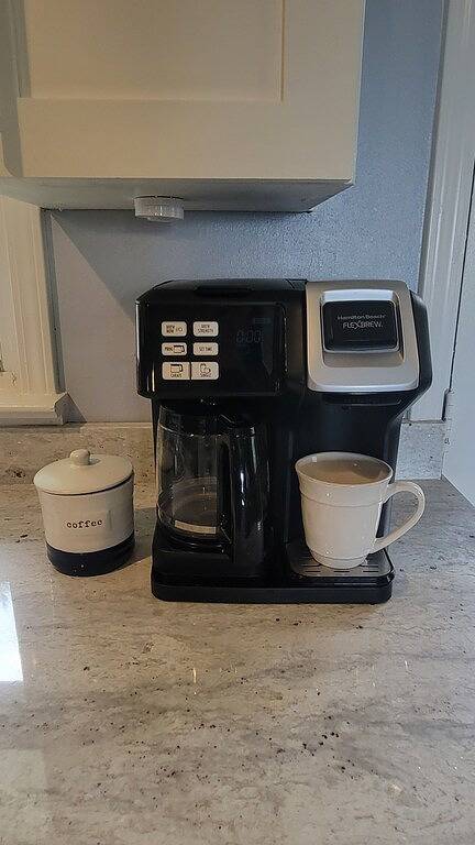 Fresh renovations & beautiful mountain views! Dog friendly, large fenced yard! in Blue Ridge Parkway, Haywood County