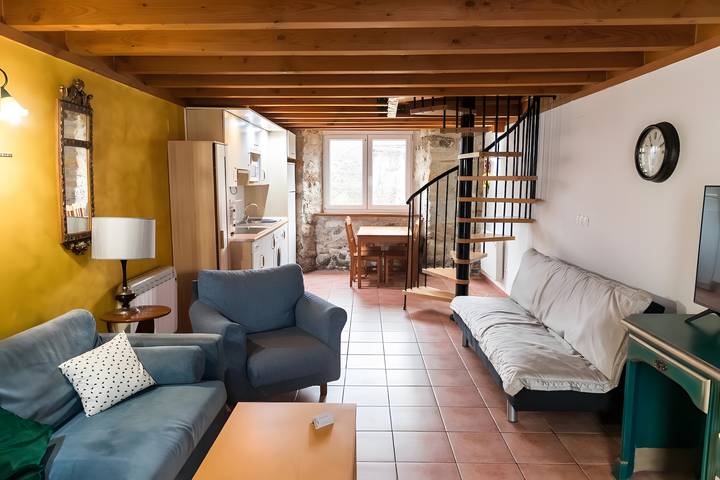 Vacation rental for 4 people, with yard in Navarra