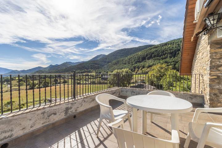 Casa rural para 4 personas, con Balcón y Jardín en Aragón - 2