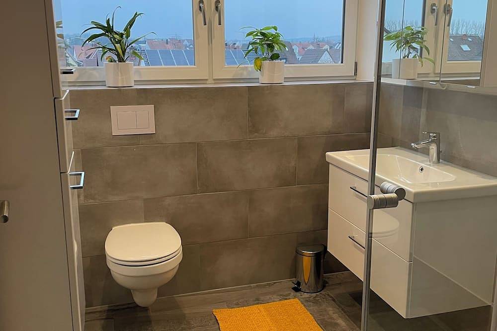 Ganze Wohnung, Ruhige Unterkunft mir bester Lage für Ausflüge nach Nürnberg und Umgebung in Feucht, Frankenalb