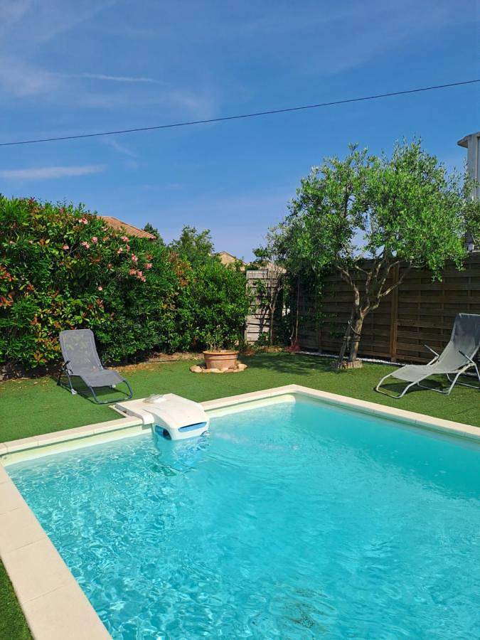 Appartement de vacances pour 2 personnes, avec Balcon et Terrasse ainsi que Jardin et Piscine