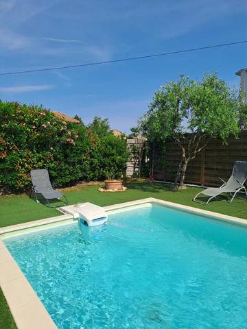 Gîte pour 2 personnes, avec piscine ainsi que vue et jardin à Châteauneuf-du-Pape
