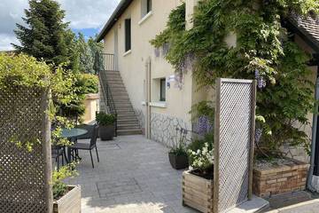 Gîte pour 4 personnes, avec balcon et jardin à Verdigny