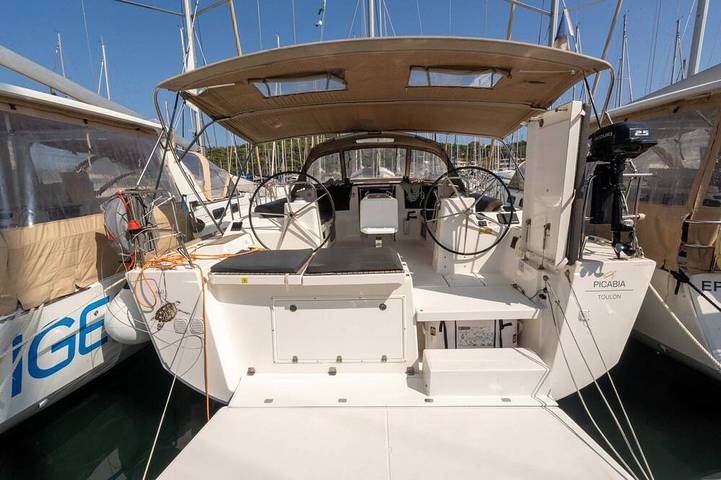 Péniche pour 8 personnes dans Port Pin Rolland