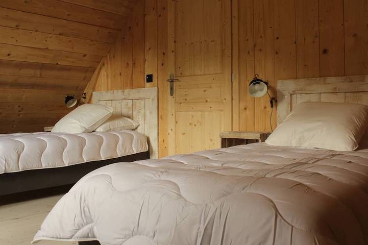 Chalet \"le suc\" Bau 2017, kostenloses Wlan, Heizung inklusive in Murol, Regionaler Naturpark Volcans d'Auvergne