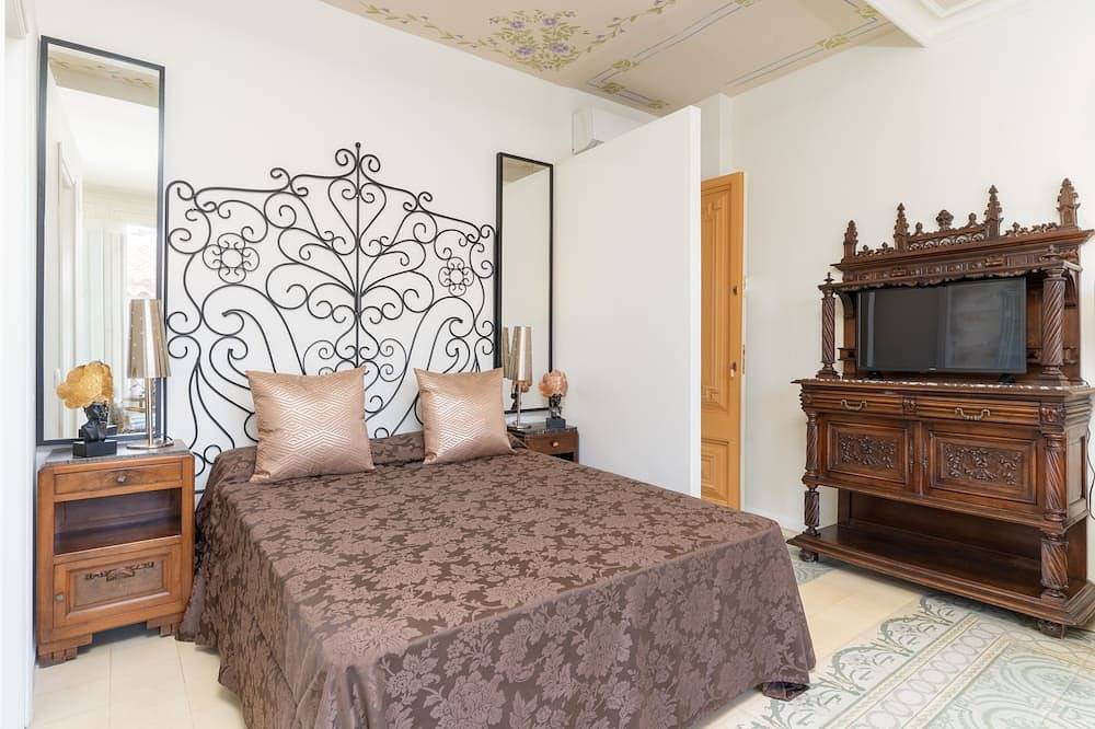 Beautiful accomodation next to the sundy beach,  40 km from Barcelona in Canet de Mar, Costa del Maresme