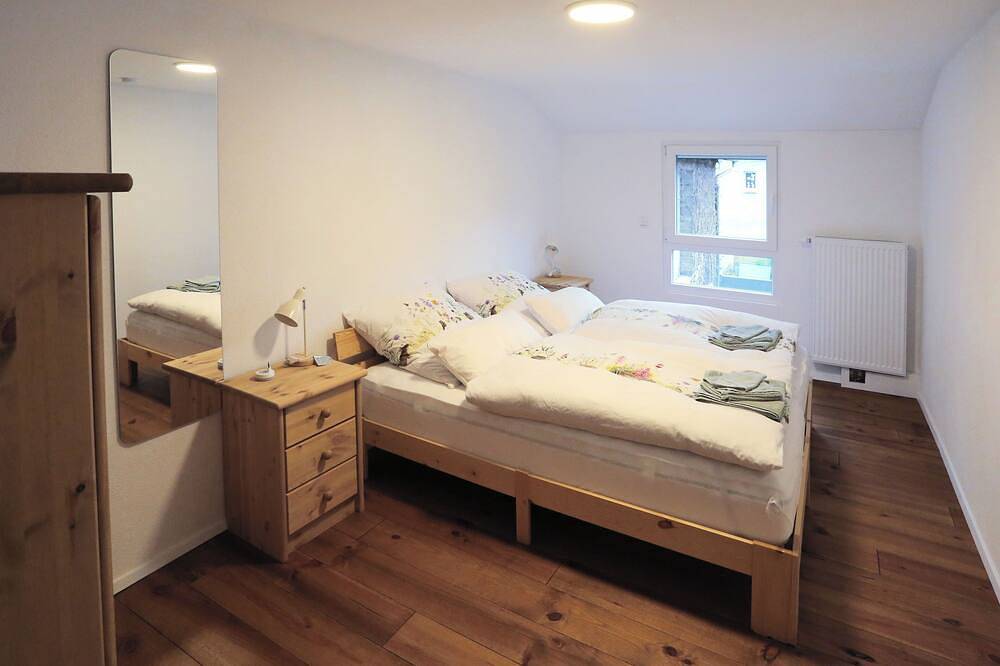 Ganze Wohnung, Gemütliche Ferienwohnung für Gruppen und Familien ruhig im Ortskern. in Reil, Bernkastel-Kues & Umgebung