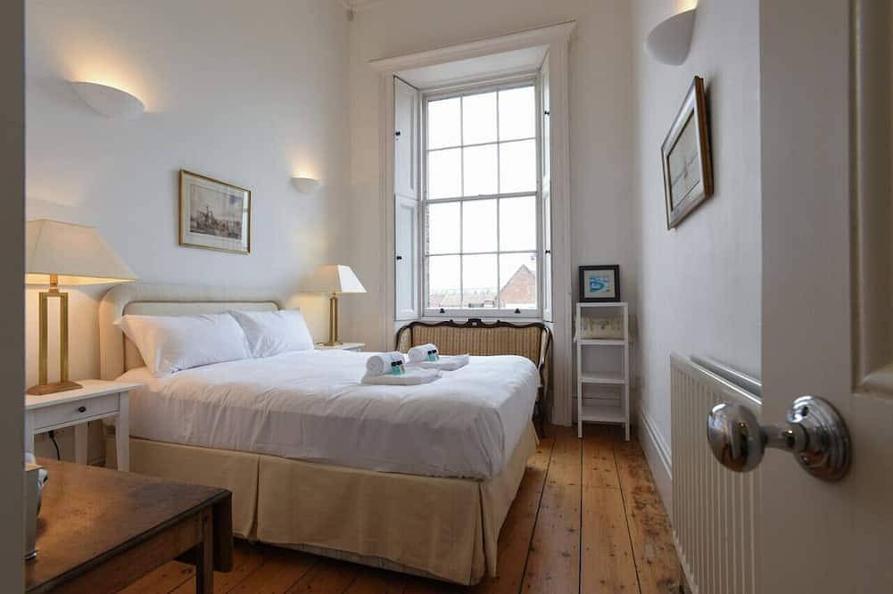 Entire apartment, Naval Officers Quarters *2 Bed Apt* Gosport Marina in Gosport, Hampshire