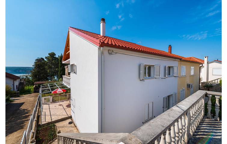 Ganze Ferienwohnung, Gemütliche 1-Zimmer-Wohnung mit WLAN, Terrasse und 300 m zum Strand in Novigradsko More, Zadar