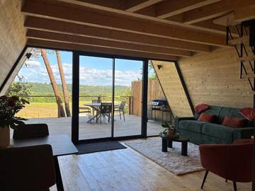 Gîte pour 4 personnes, avec terrasse et vue à Bathernay