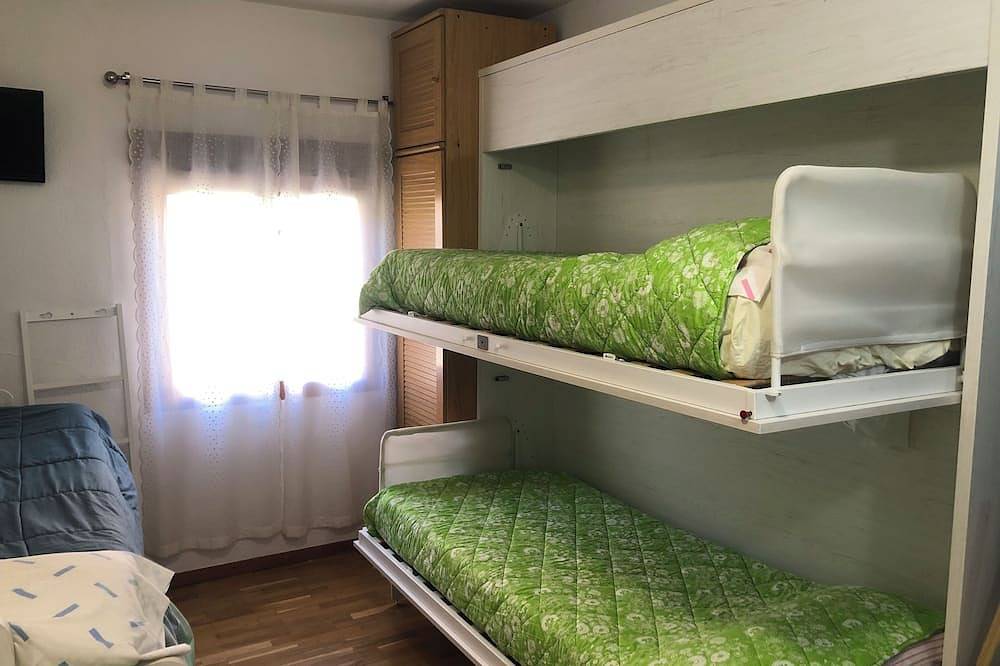 Apartamento entero, Apartamento en Baqueira y 100 metros de la telecabina in Baqueira, Alto Arán