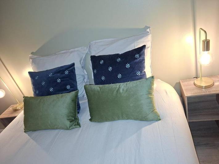 Appartement de vacances pour 8 personnes, avec piscine et vue ainsi que jardin et terrasse, animaux acceptés