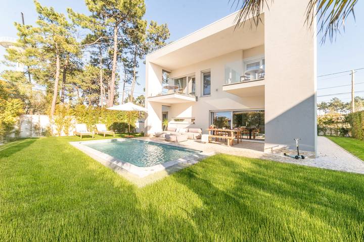 Villa para 8 pessoas, com jardim em Aroeira