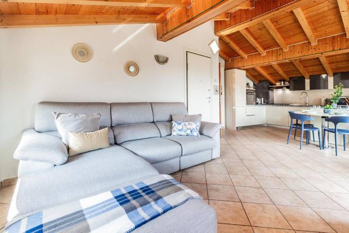 Ferienwohnung für 4 Personen, mit Ausblick und Garten in Brusimpiano Gemeinde - 2