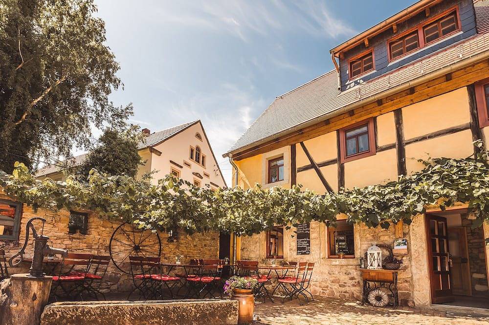 Geheel appartement, \"Drei Mädel Hof\" close to the center and yet rural in Gompitz, Dresden en omgeving