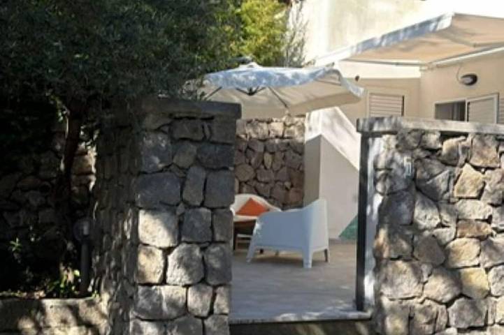Villa for 4 people, with garden in Ischia