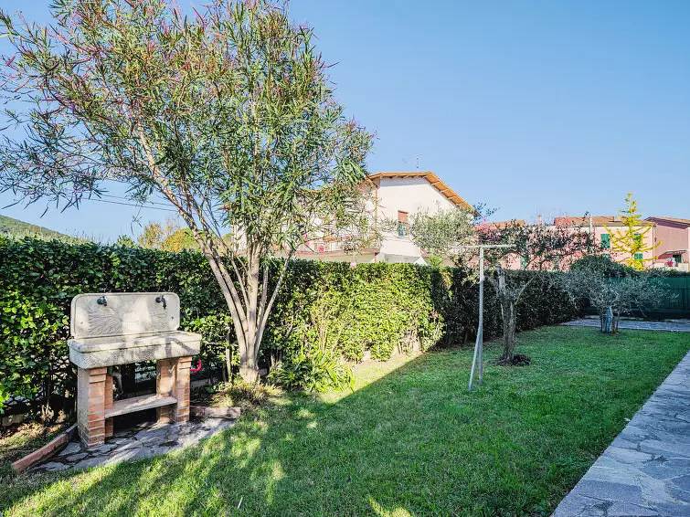 Apartamento entero, 3 estancias 4 Personas in Ameglia, Municipio de Ameglia