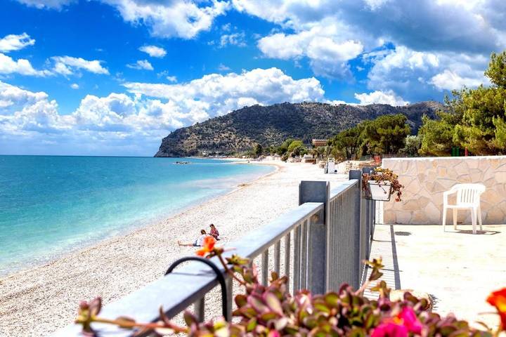 Chambre d’hôte pour 2 personnes, avec Terrasse ainsi que Jardin et Vue à Mattinata