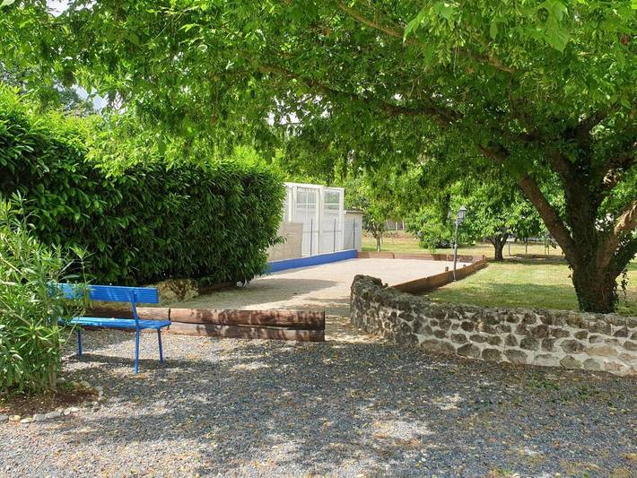Location de vacances pour 5 personnes, avec Jacuzzi et Terrasse ainsi que Jardin et Piscine à Meursac - 2