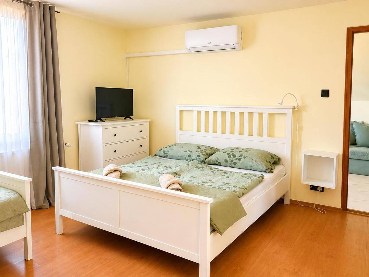 Cały apartament, Árpád Apartman - 3 Bedroom Family Apartment with Parking in Hajdúszoboszló, Hajdúszoboszlói járás