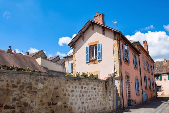 Maison confortable Souvigny + Jardin in Souvigny, Allier