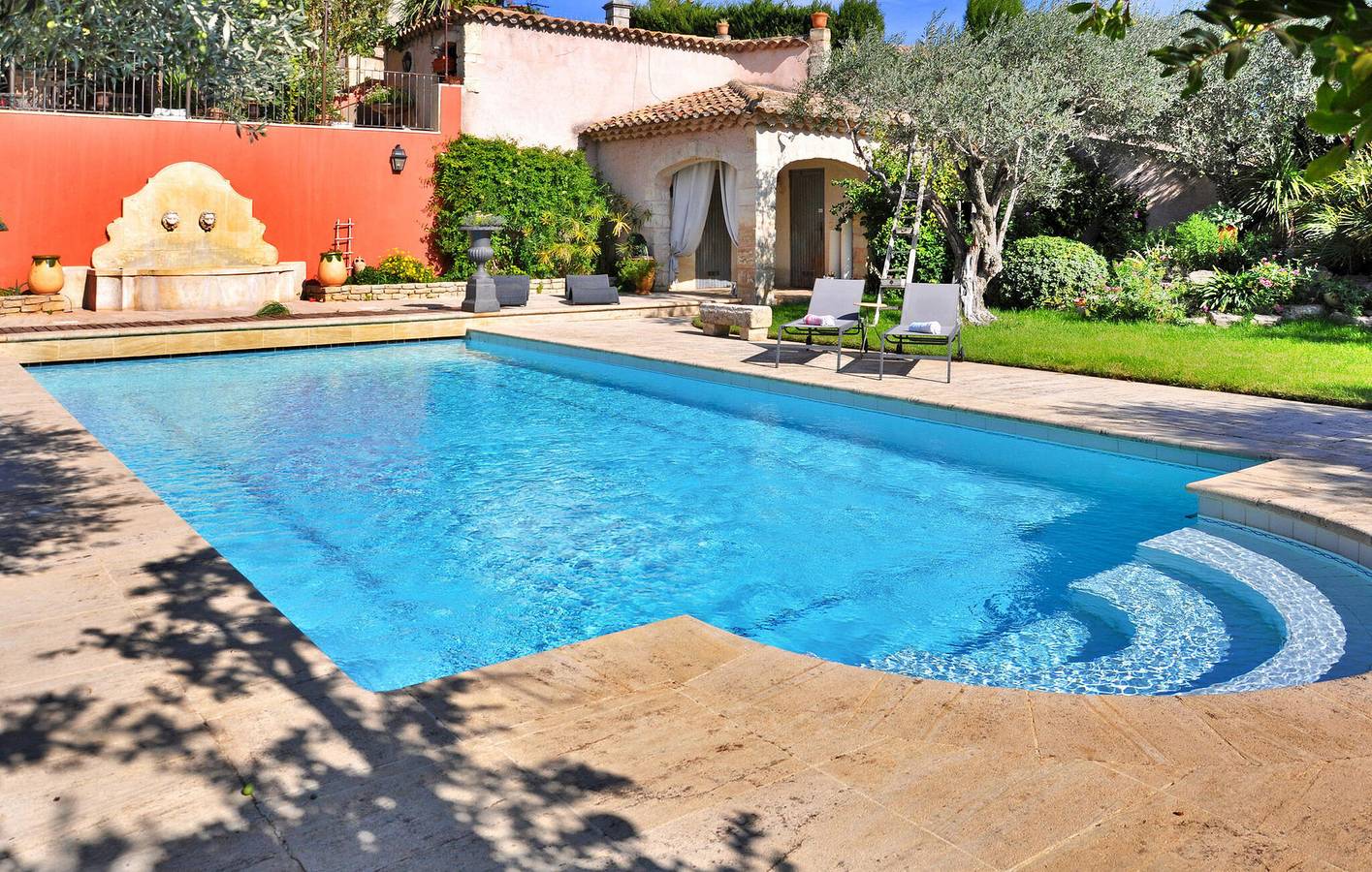 Gemütliche Wohnung mit Pool und Parkplatz, 2,5 km von Rasteau entfernt in Roaix, Vaucluse