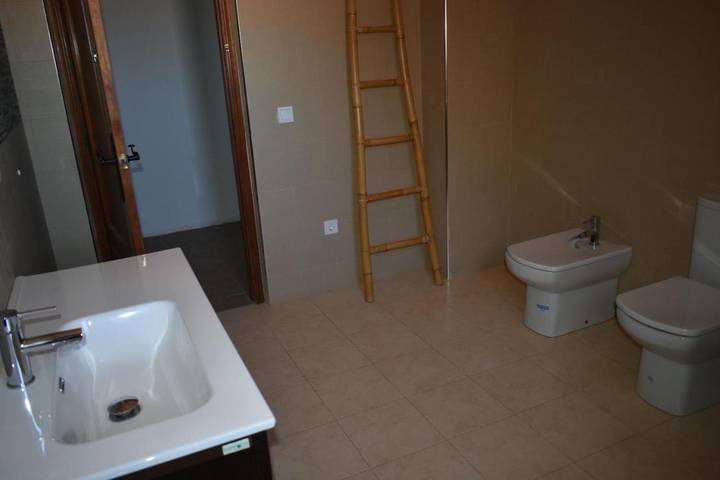 Casa de vacaciones para 14 personas, con jardín además de piscina y vistas, Se admiten mascotas en La Manchuela - 3