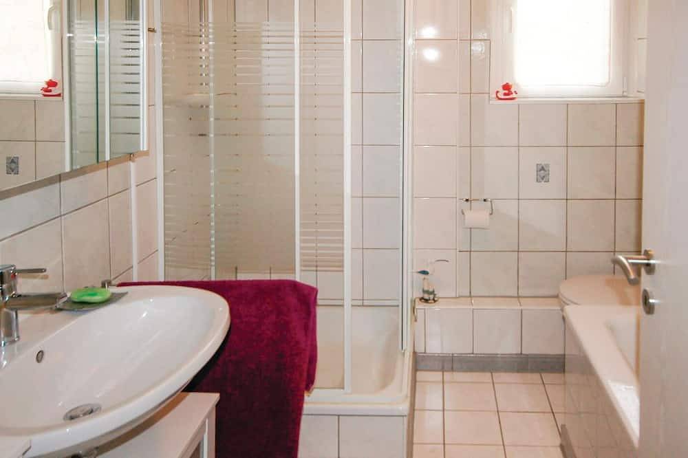 Ganze Wohnung, Schönes Apartment in Lügde mit Wlan in Lügde, Kreis Lippe