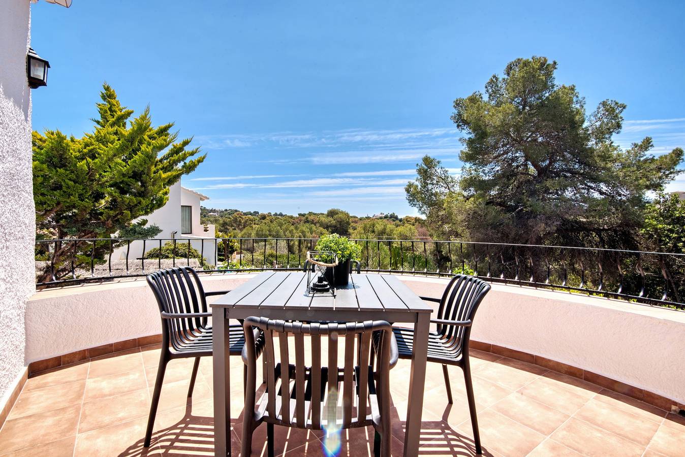 Villa 'Casa Crystal' con vistas a la montaña, Wi-Fi y aire acondicionado in Granadella, Jávea