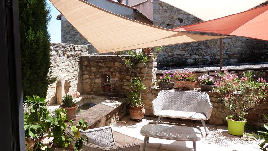 Gîte pour 2 personnes, avec jardin et terrasse dans les Bouches-du-Rhône - 2