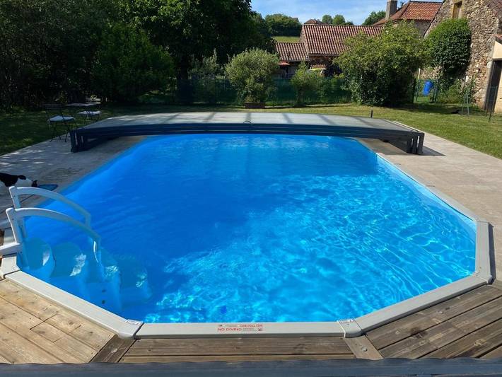 Location de vacances pour 6 personnes, avec vue ainsi que jardin et piscine à Montcléra - 4