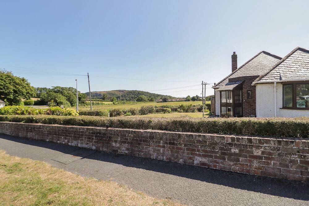 Laragh, pet friendly, character holiday cottage in Deganwy in Deganwy, Conwy region