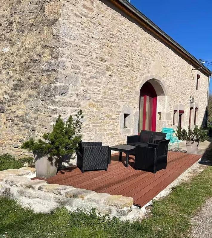 Gîte pour 6 personnes, avec Terrasse ainsi que Jardin et Vue à Barésia-sur-l'Ain