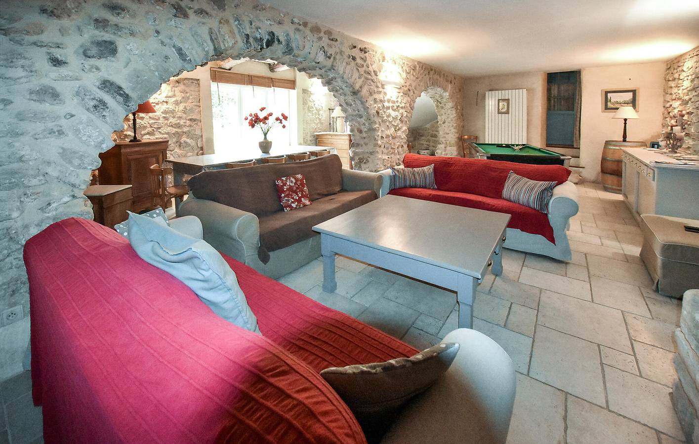 Charmant appartement de 2 chambres avec piscine et jardin, à deux pas des restaurants et de la rivière in Mazan, Parc naturel régional du Mont-Ventoux
