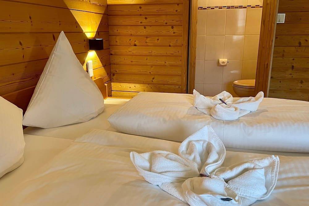 Doppelzimmer - Gästehaus Holl - Sommerbergbahnen inklusive in Schattwald, Allgäuer Alpen (Österreich)
