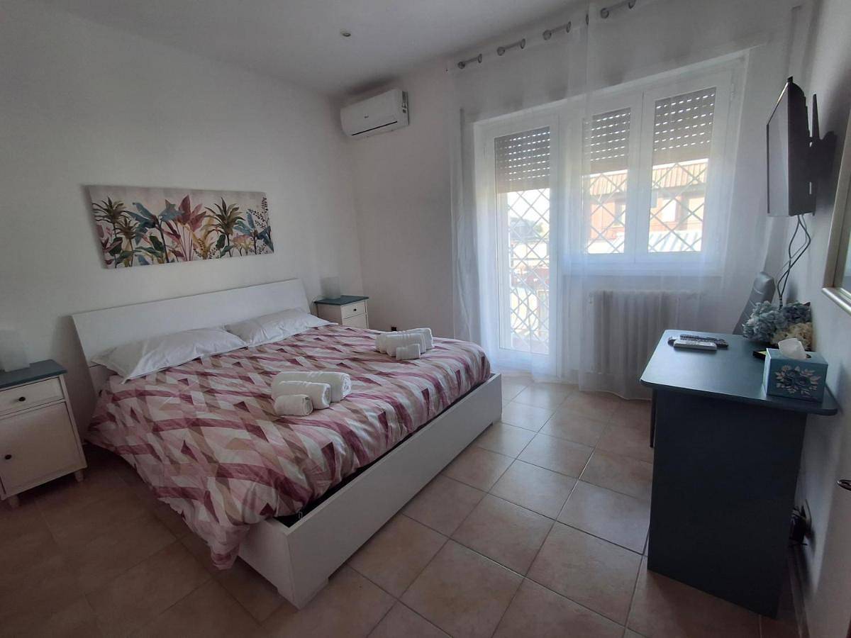 Appartamento intero, La casa di Nina Metro A e Aeroporto in Casal Morena, Roma