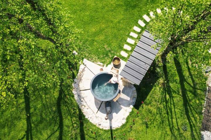 Location de vacances pour 6 personnes, avec piscine ainsi que jardin et vue à Chavornay - 3