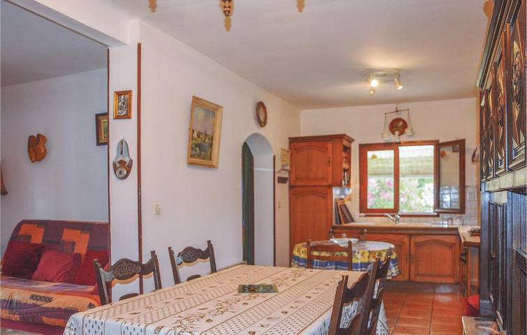 Appartement à Fontvieille avec piscine et parking. in Fontvieille, Région d'Arles
