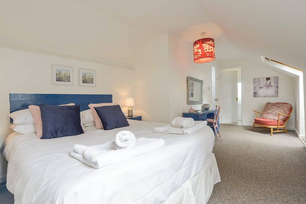 Blue Seas, pet friendly, country holiday cottage in St Mawes in St Mawes, England