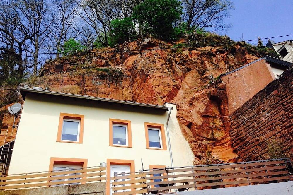 Felsenhaus mit Blick über Trier - Wohnen im Felsen in Trier (Stadt), Trier