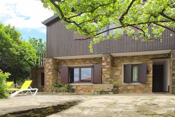 Gîte pour 6 personnes, avec jardin dans Venade