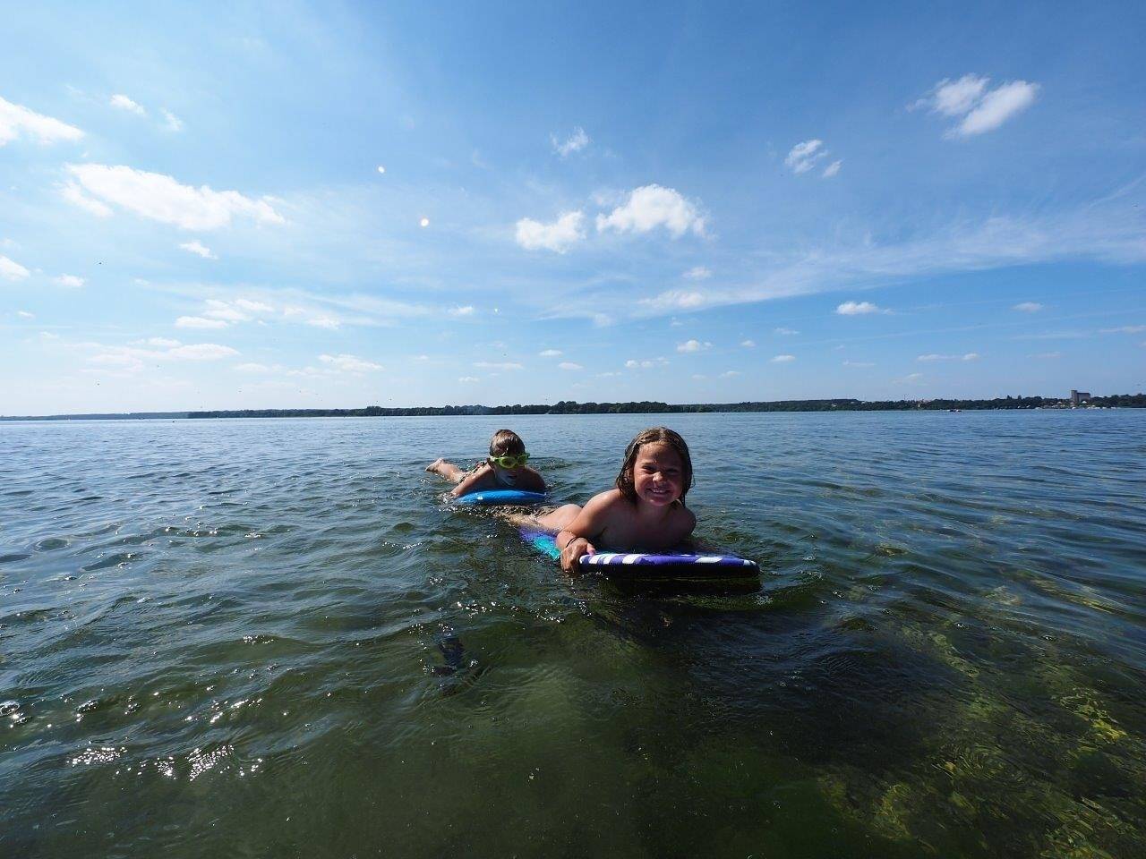Ganze Ferienwohnung, Fewo Seekiste Seeufervilla in Flessenow, Dobin am See