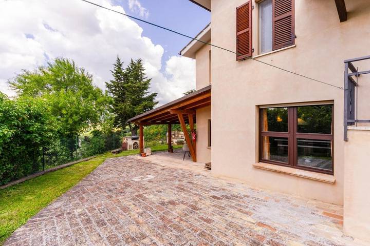 Casa vacanza per 9 persone, con giardino e panorama, adatto a famiglie con bambini - 1