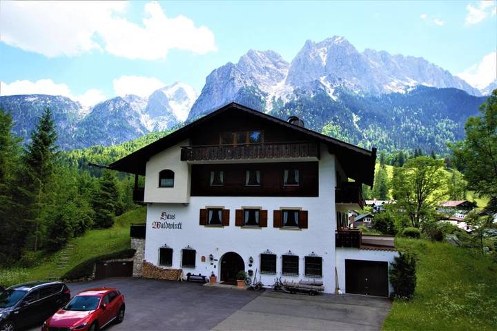 BnB für 2 Personen, mit Terrasse und Garten sowie Ausblick in Grainau