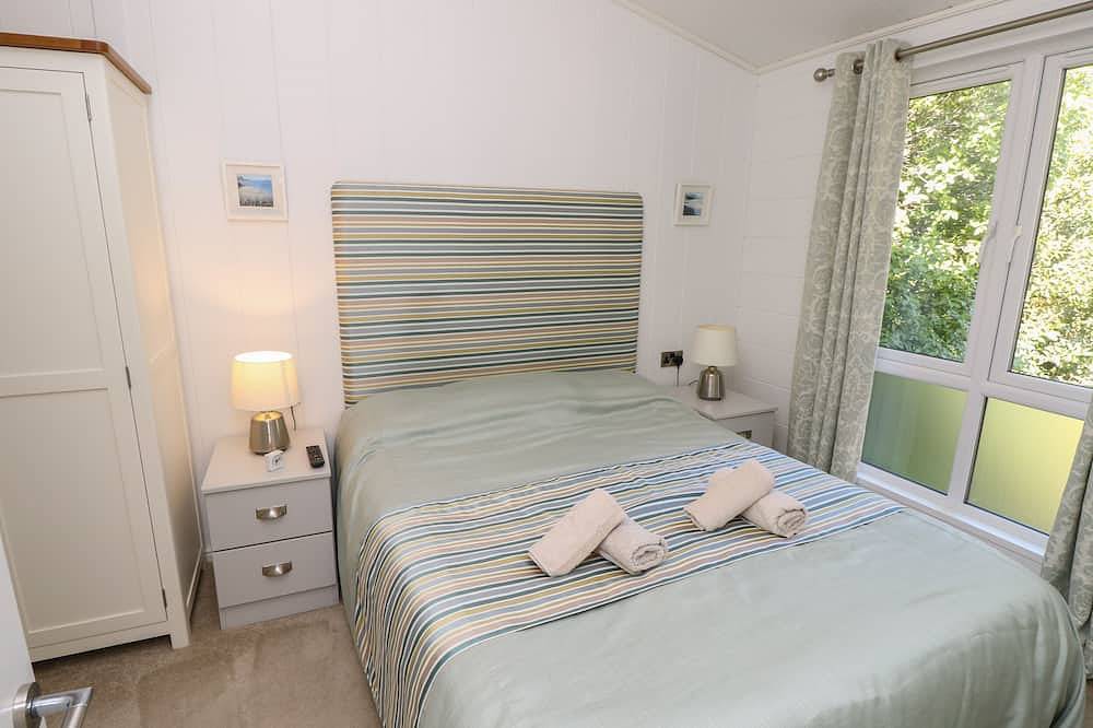 Seahorse Lodge, family friendly, with pool in Downton, Hampshire in Milford-on-Sea, Hampshire