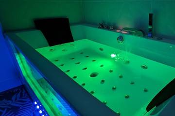 Gîte pour 2 personnes, avec jacuzzi à Alençon