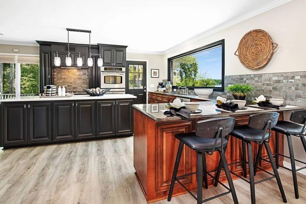 Ringneck Retreat w/Heated Pool, Game Room & Optional Boat Rental in Mayhew, Lake Norman